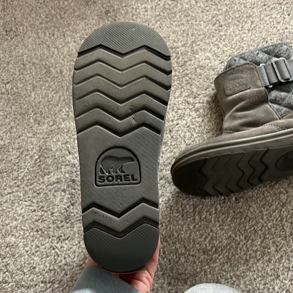 Sorel boots - Picture 3 of 6